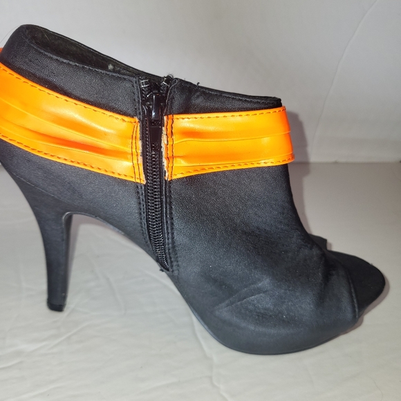 Rue21 Peep Toe Stilleto Ankle Booties - Picture 5 of 12